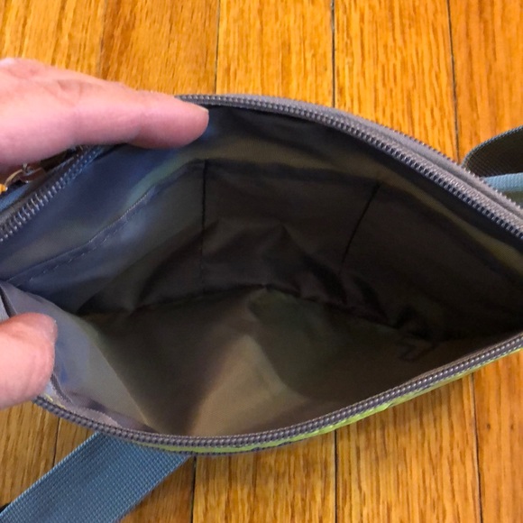 TRAVELON DOUBLE ZIP WAIST PACK NWT LIME GREEN - Picture 6 of 8